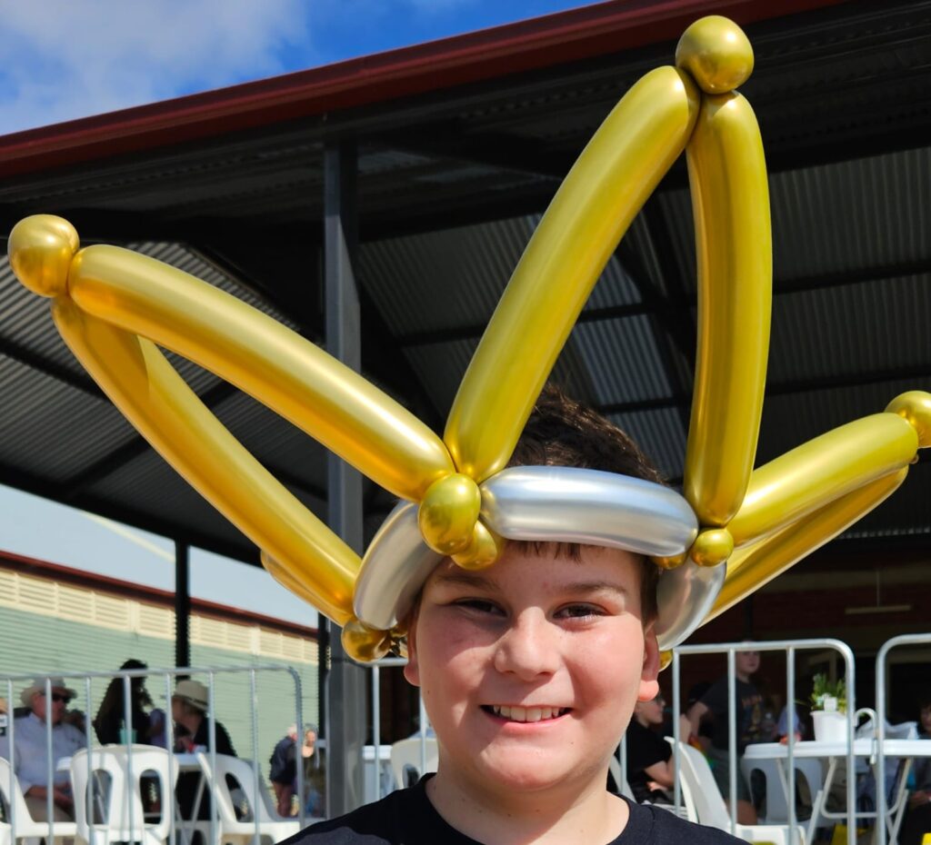 Interactive balloon twisting party Adelaide packages and live entertainment