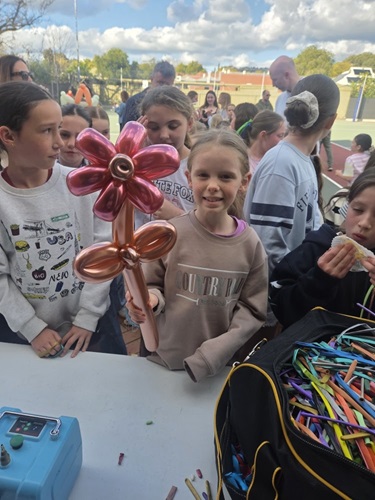 girlwithmetalicballoonflower