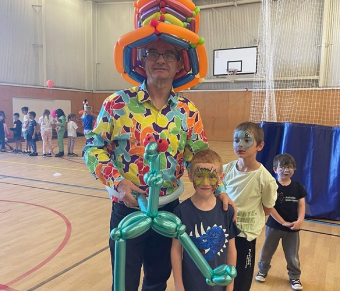 kidswithballoonsadelaideballoonman